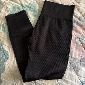 Colsie Black Ribbed leggings